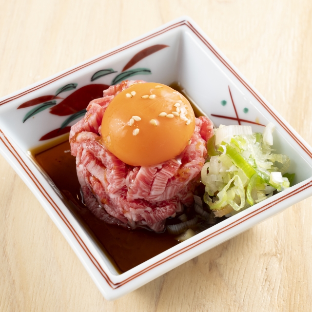炙り赤身ユッケ